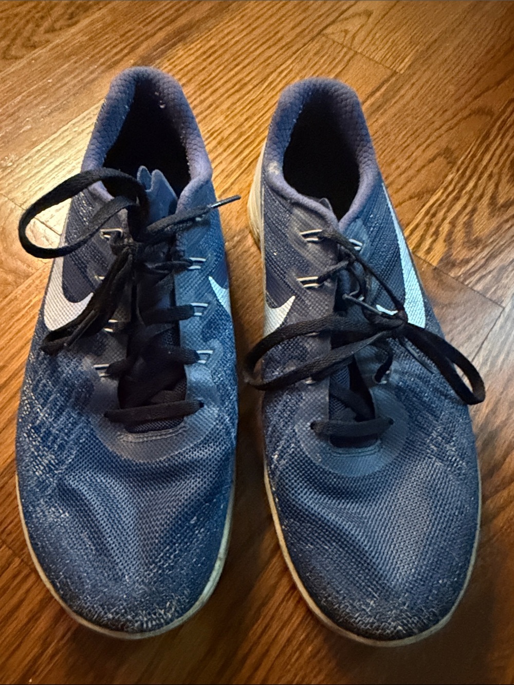 Nike Men's Navy Blue Athletic Sneakers with White Swoosh